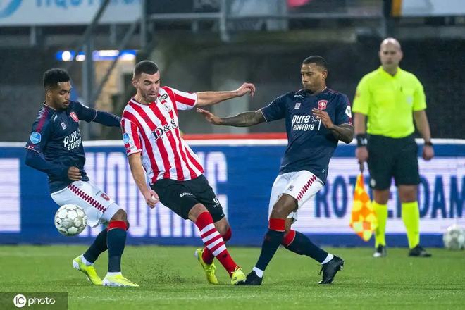 中寻找进攻 中寻找进攻